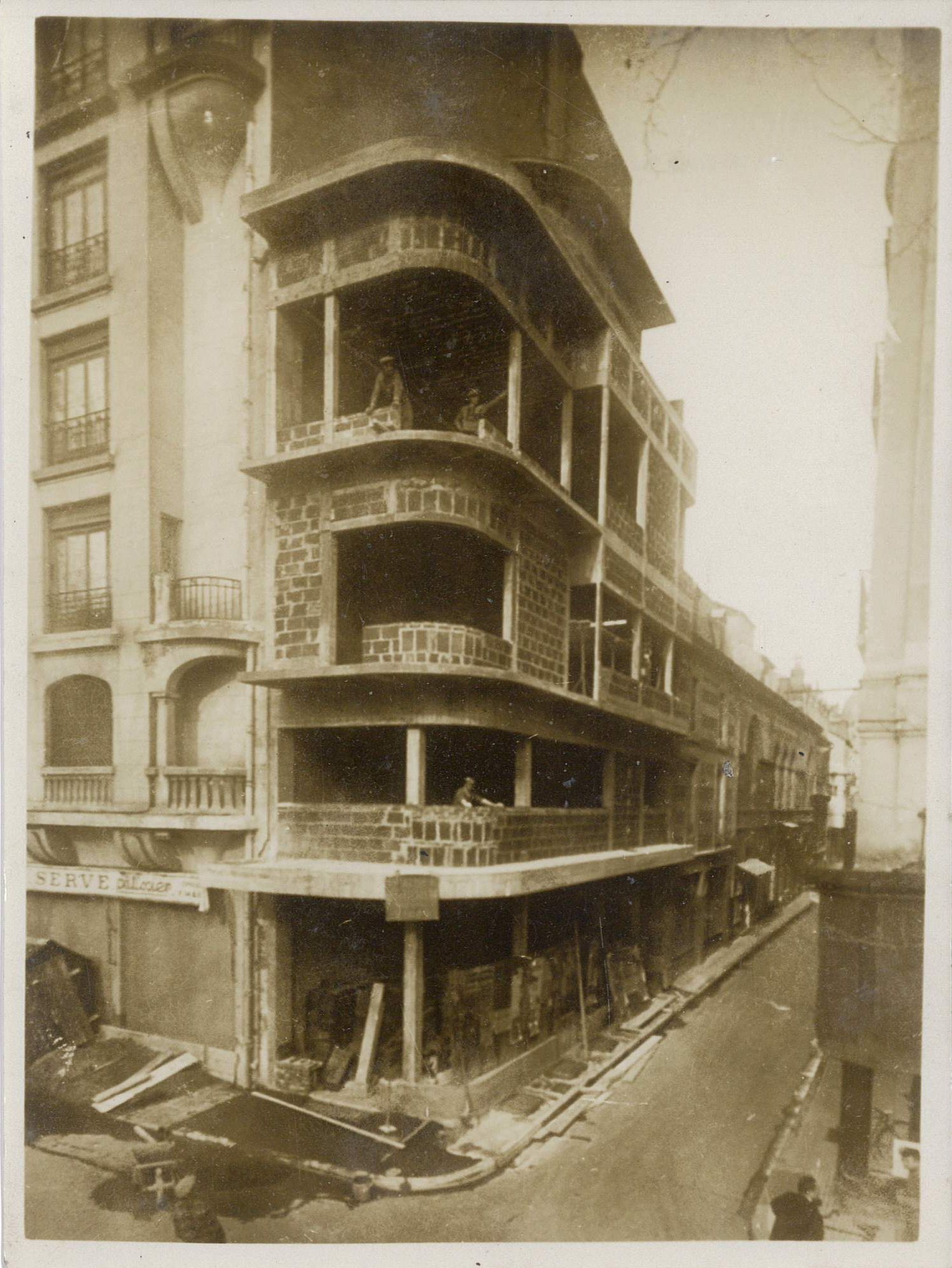 L’immeuble en construction, 1935 (Archives Brière)